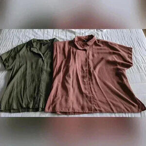 2 blouses Banana Republic and  Unqilo excellent condition